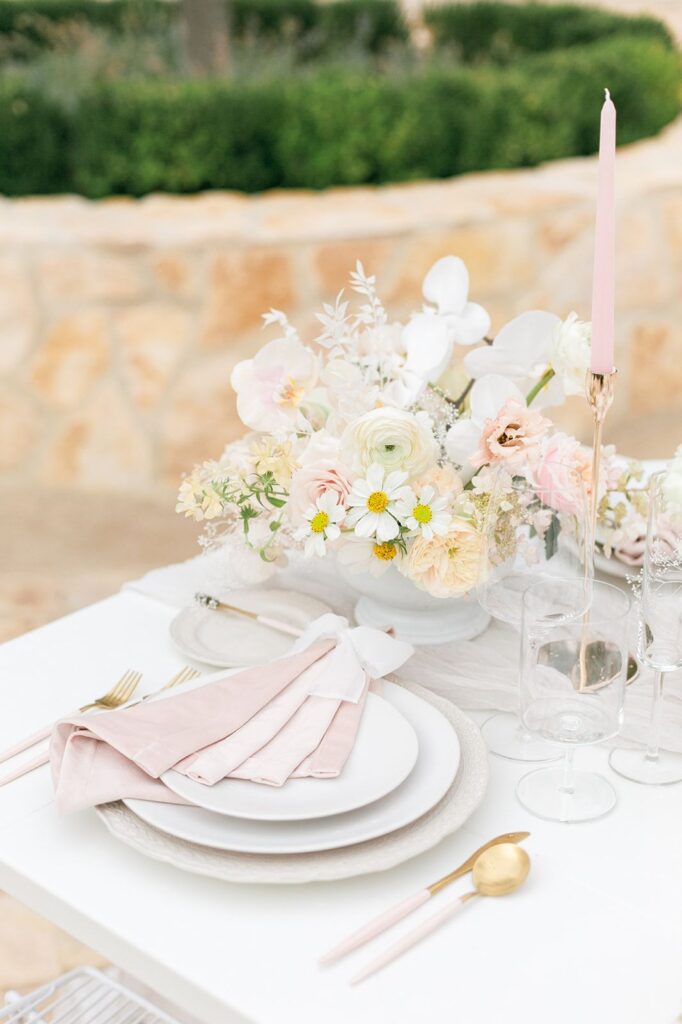 White wedding at Rava Winery
Rava Wines
San Luis Obipo Florist
Paso Robles Florist